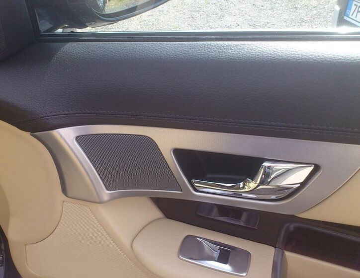Jaguar XF 16