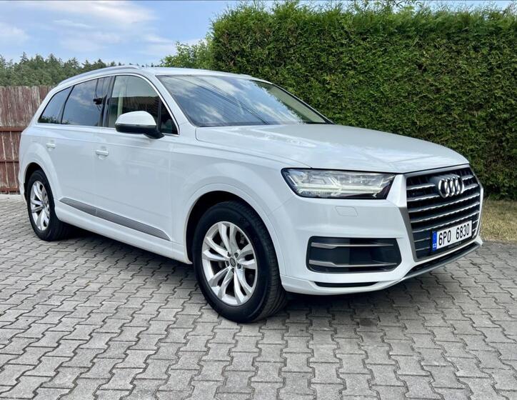 Audi Q7 8