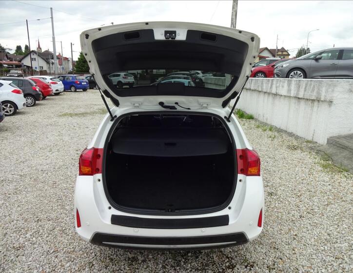 Toyota Auris 24