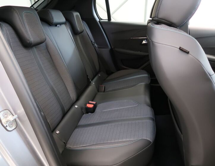 Peugeot 208 29
