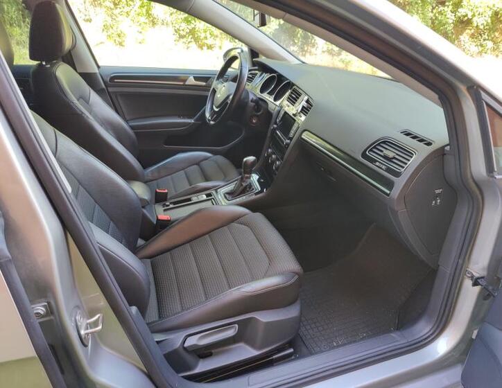 Volkswagen Golf 24