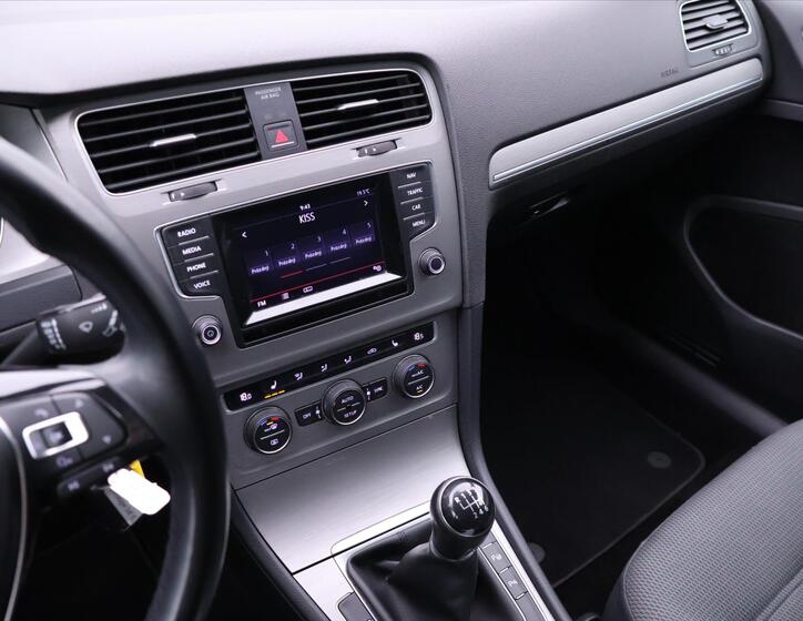 Volkswagen Golf 17