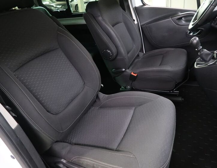 Opel Vivaro 13
