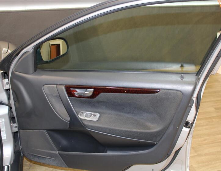 Volvo V70 18