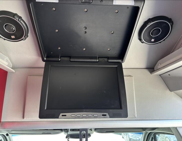 Mercedes-Benz Sprinter 13