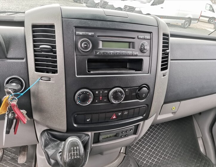 Mercedes-Benz Sprinter 5