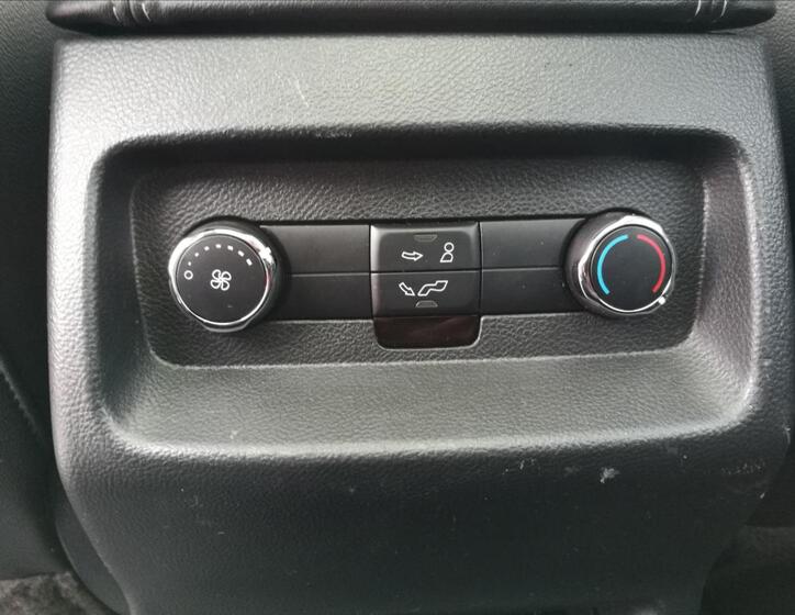 Ford Galaxy 19