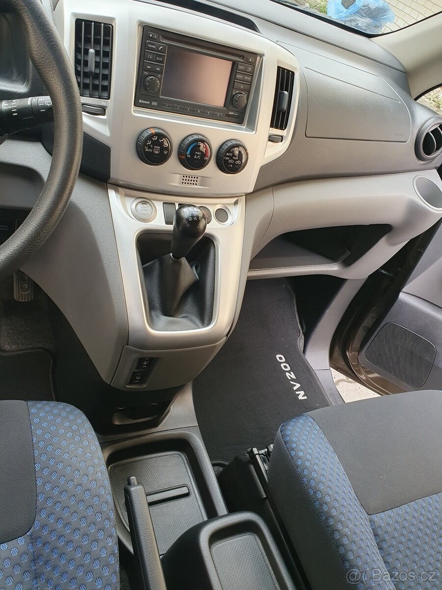 Nissan NV200