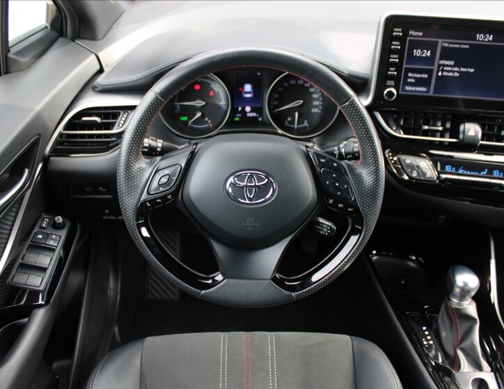 Toyota C-HR 10