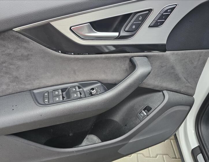 Audi Q7 13
