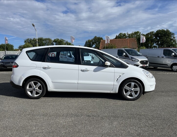 Ford S-MAX 4