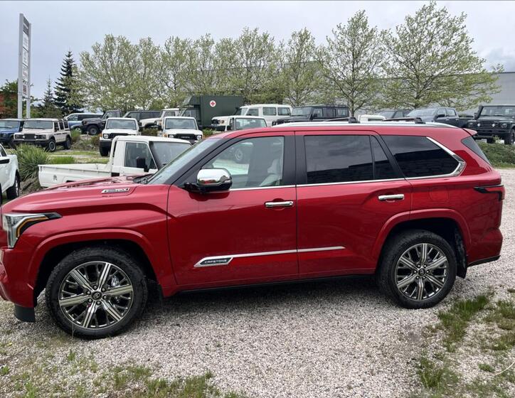 Toyota Sequoia 4