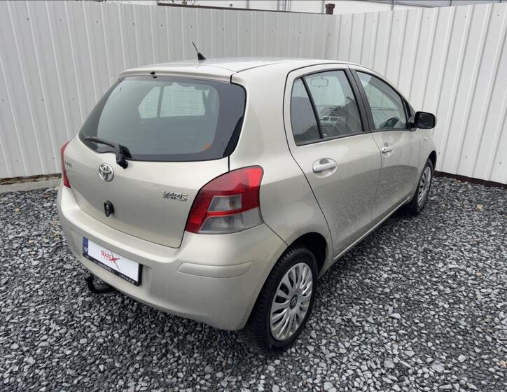 Toyota Yaris 13