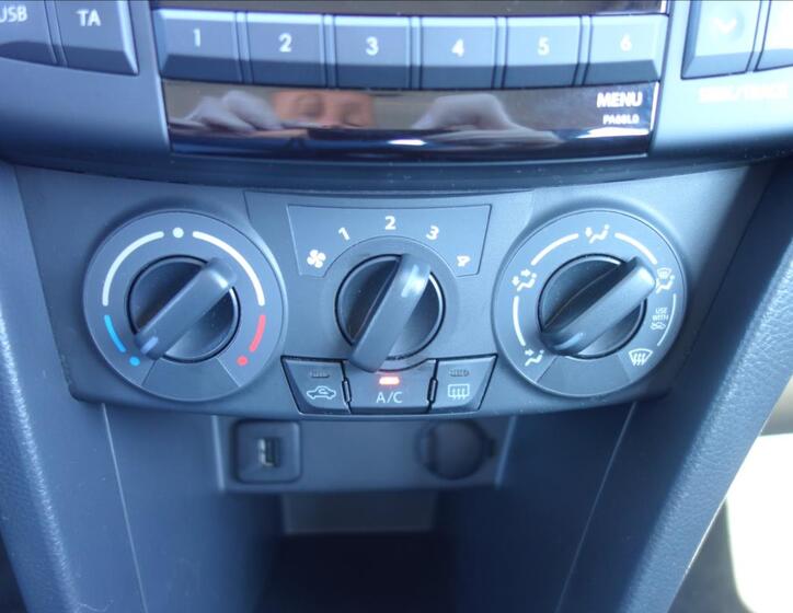 Suzuki Swift 21
