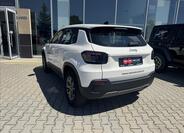 Jeep Avenger 4