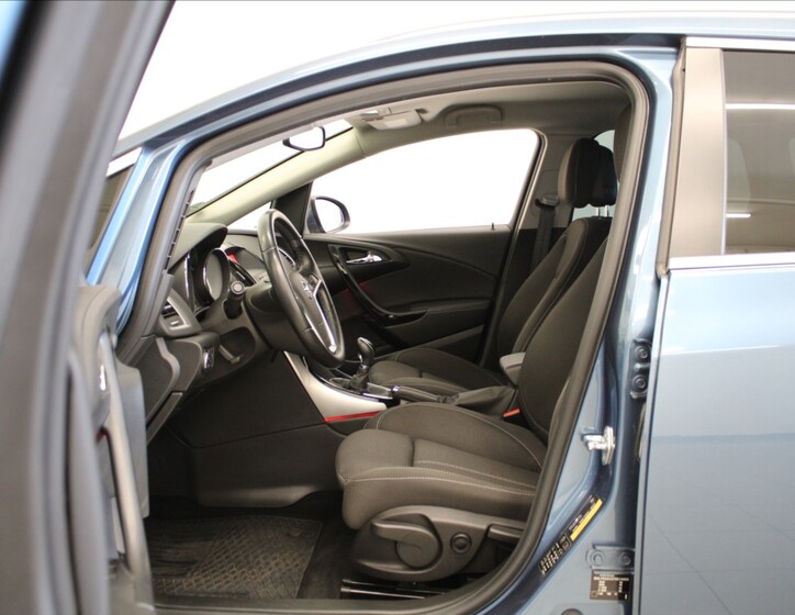 Opel Astra 6