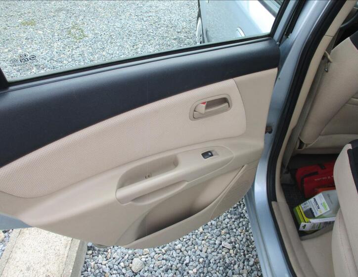KIA Rio 17