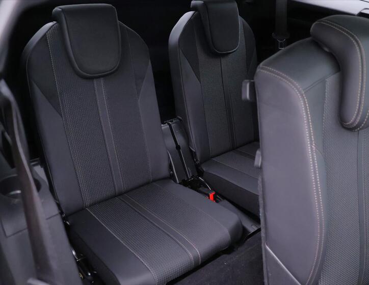 Peugeot 5008 16