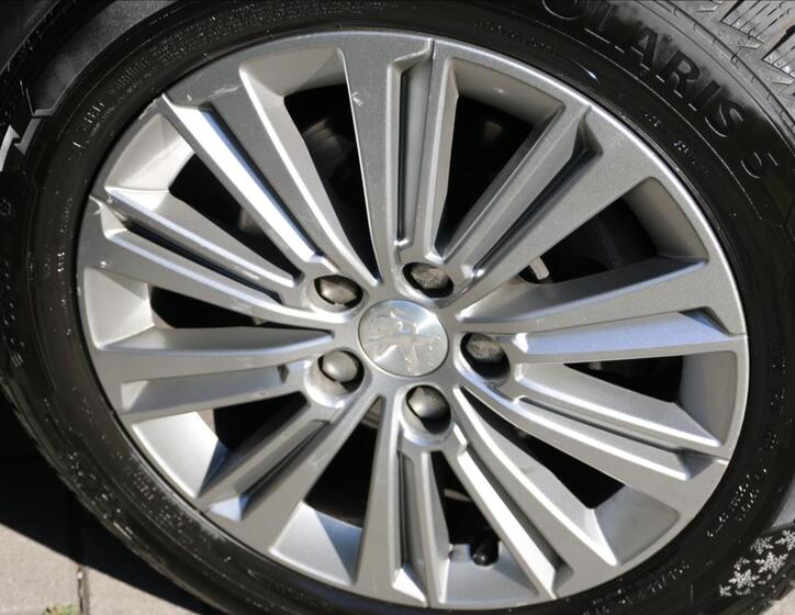 Peugeot 308 9