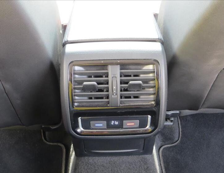 Volkswagen Passat 24