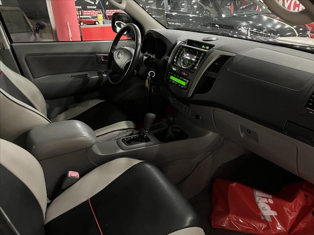 Toyota Hilux 26