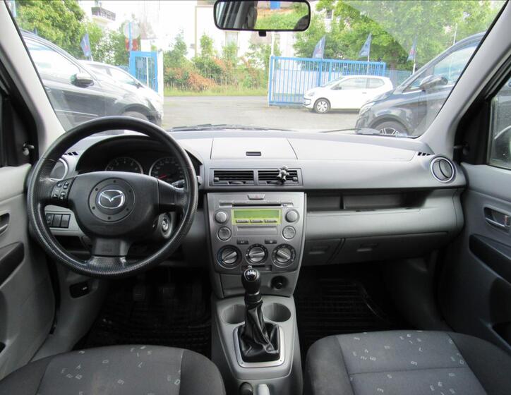 Mazda 2 11