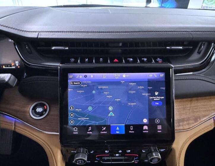 Jeep Grand Cherokee 12