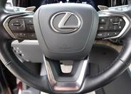 Lexus LM 350h 30