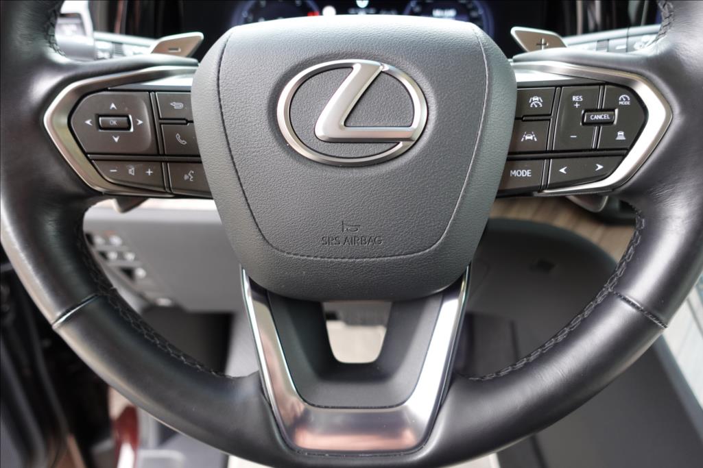 Lexus LM 350h