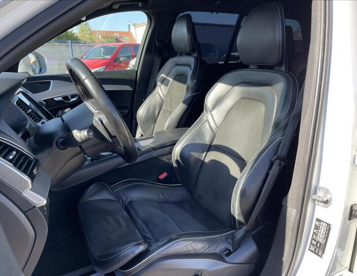 Volvo XC90 25