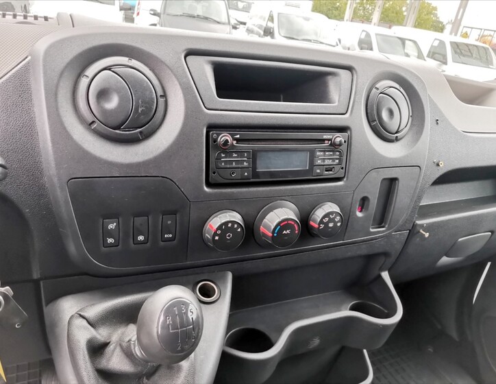 Renault Master 9