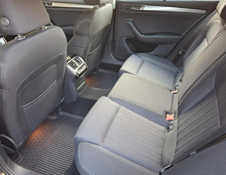 Škoda Superb 11