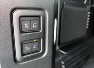 Land Rover Defender 7