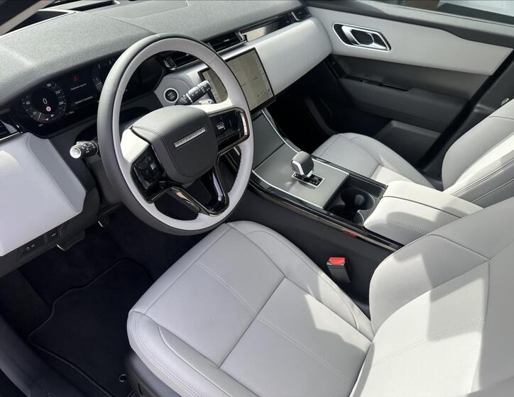 Land Rover Range Rover Velar 12