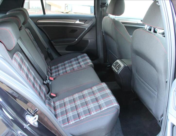 Volkswagen Golf 19
