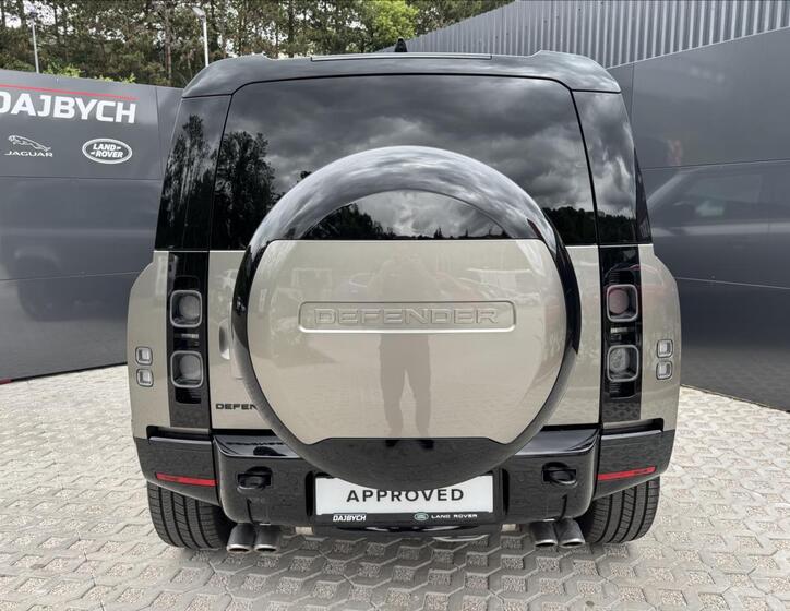 Land Rover Defender 8