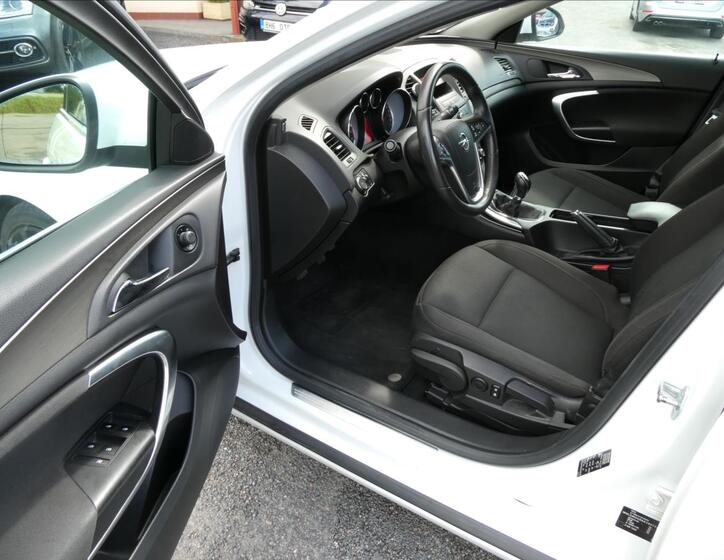 Opel Insignia 12