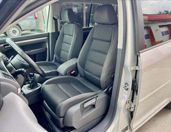 Volkswagen Touran 9