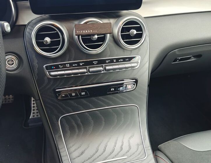 Mercedes-Benz GLC 11