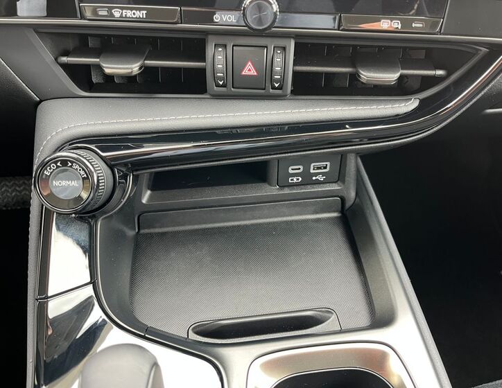 Lexus NX 350h 26