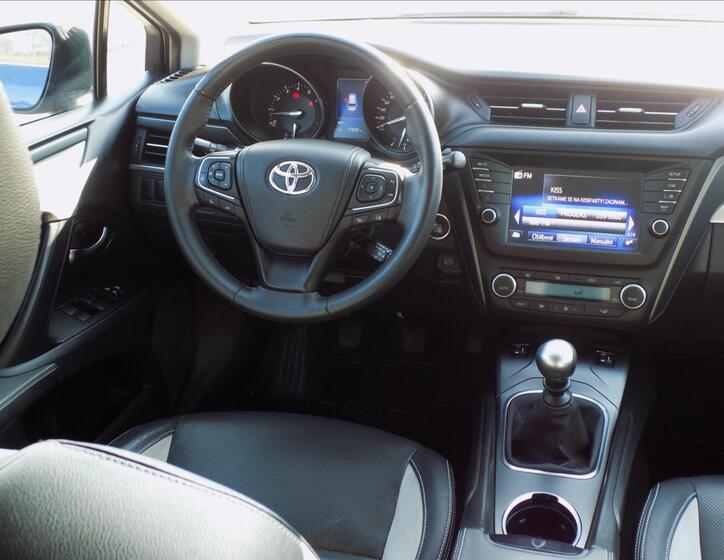Toyota Avensis 16