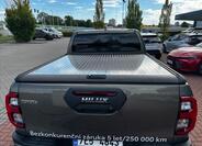 Toyota Hilux 6