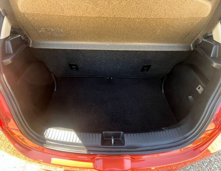 Mazda 2 6