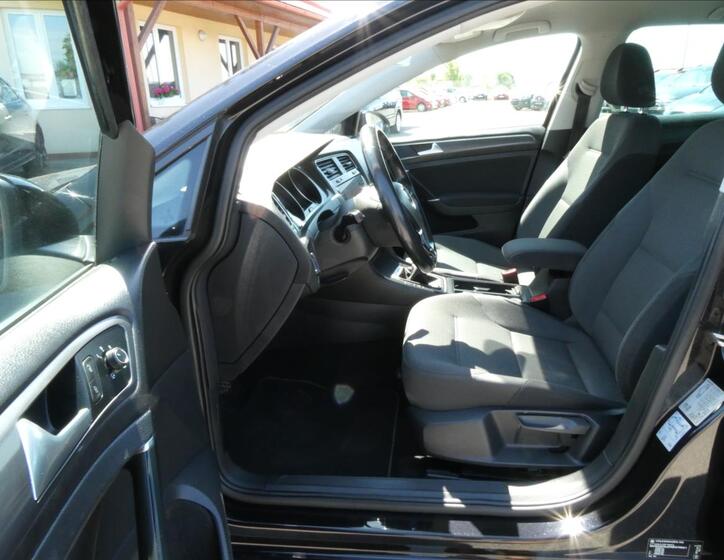 Volkswagen Golf 62