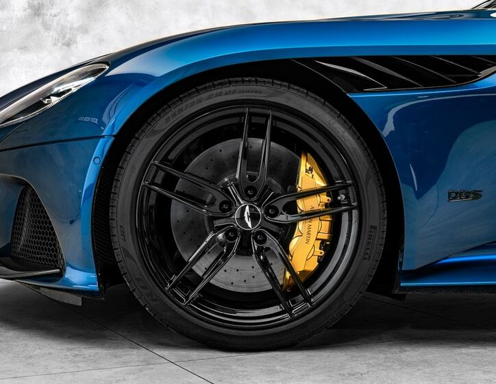 Aston Martin DBS 2