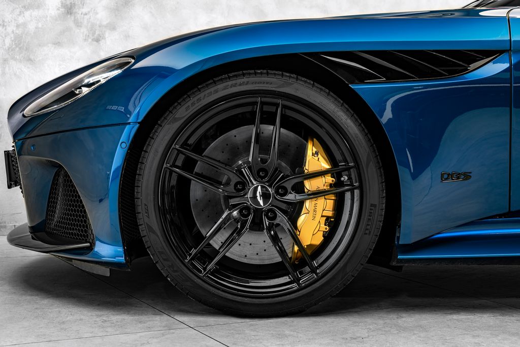 Aston Martin DBS