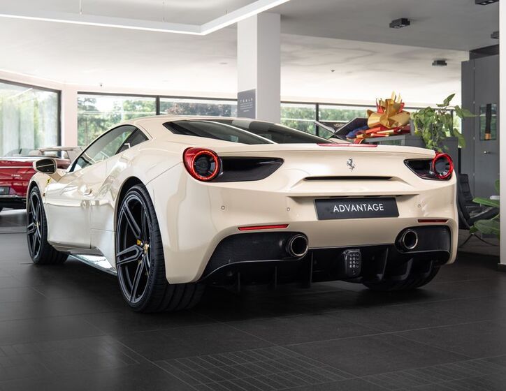 Ferrari 488 3