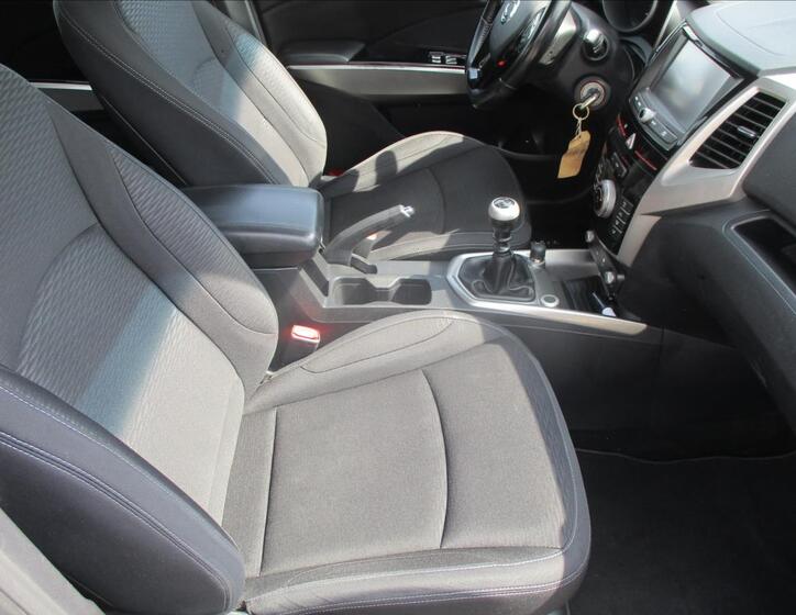 SsangYong Tivoli 21