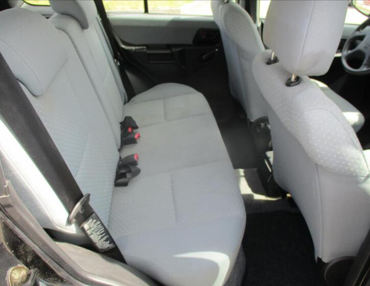 Mitsubishi Pajero Pinin 10