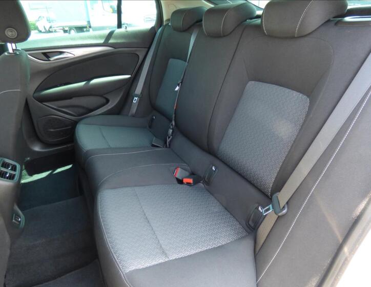 Opel Insignia 49